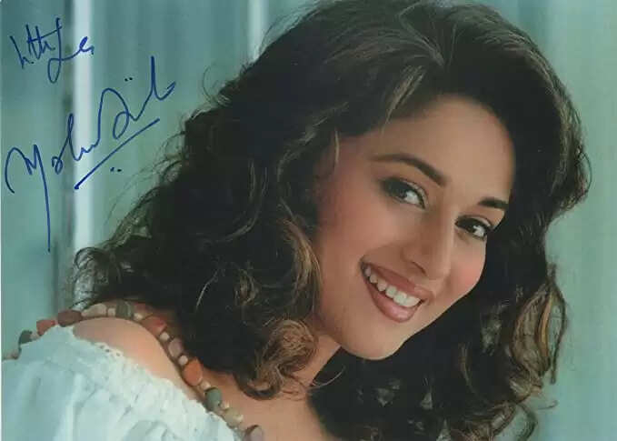 புர்கா அணிந்து தியேட்டருக்கு போய் அடிவாங்கிய பிரபல நடிகை!!