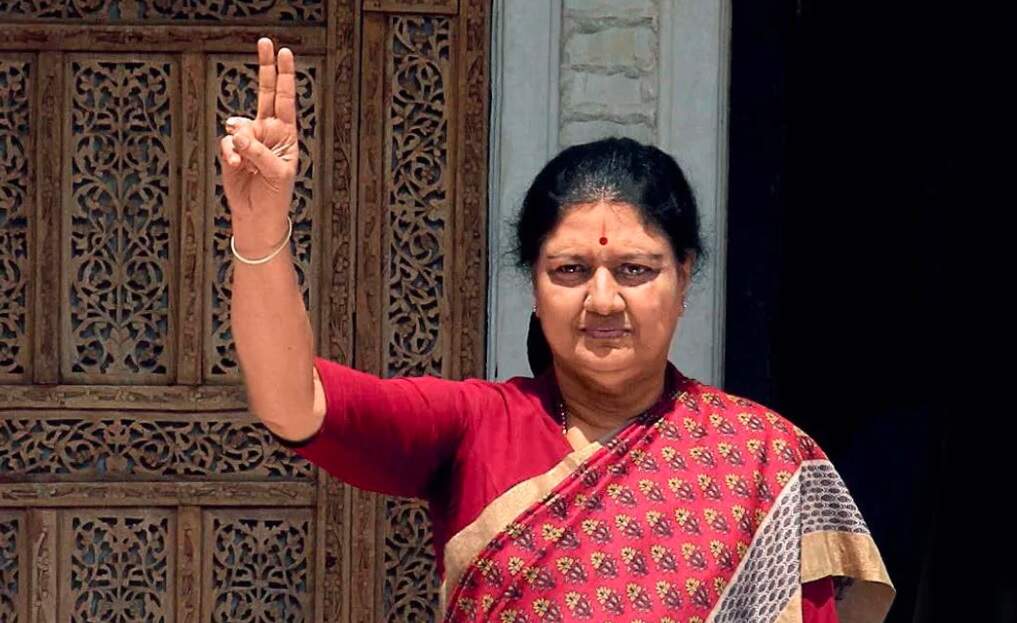 சசிகலா திமுகவின் பி டீம்!!