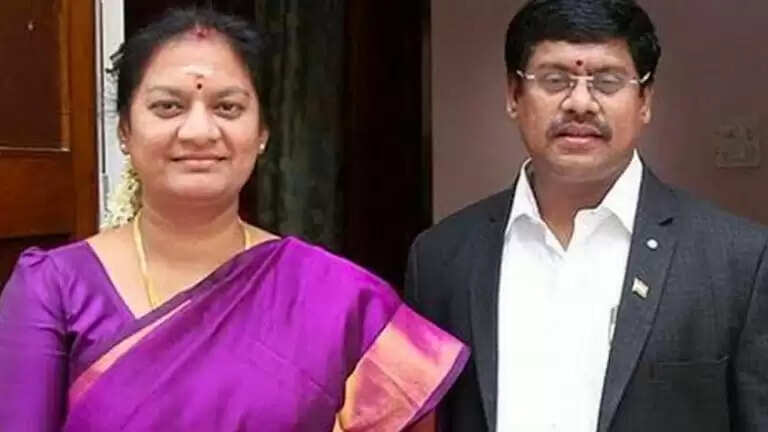 sasikala pusbha