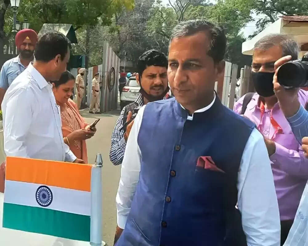 எங்கள் ஆட்சியில் ஊழலுக்கு இடமில்லை - சுகாதாரத்துறை அமைச்சரை பதவி நீக்கம் செய்த முதல்வர்..!! எங்கள் ஆட்சியில் ஊழலுக்கு இடமில்லை - சுகாதாரத்துறை அமைச்சரை பதவி நீக்கம் செய்த முதல்வர்..!!