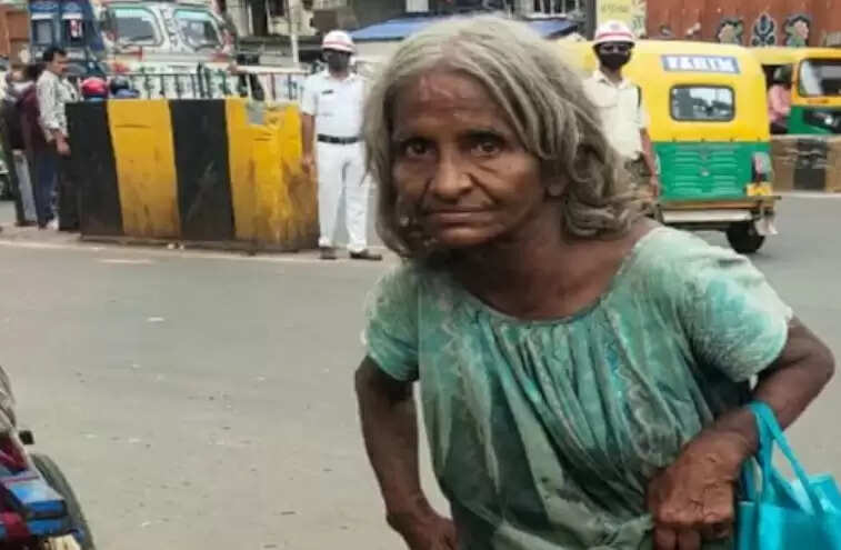 பிளாட்பாரத்தில் வசிக்கும் முன்னாள் முதலமைச்சரின் உறவினர் !