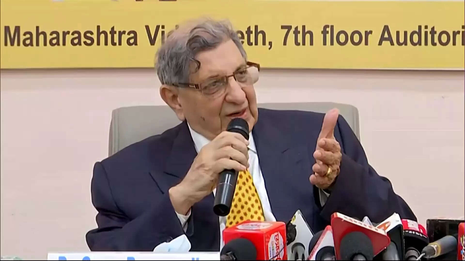 இரு வேறு தடுப்பூசிகள் போடுவது ஆபத்தான முடிவு..!!