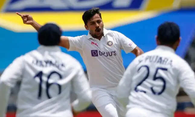 ஷர்துல் தாகூர் அபார பந்துவீச்சு.. 229 ரன்களில் சுருண்டது தென்னாப்பிரிக்கா !!