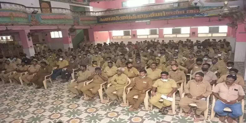 பெண் மருத்துவருக்கு நடந்த கொடூரம்.. ஆட்டோ ஓட்டுநர்களுக்கு கடும் கட்டுப்பாடுகள் !