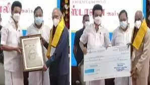 10 பேருக்கு செம்மொழித் தமிழ் விருது.. முதல்வர் ஸ்டாலின் வழங்கினார்..!