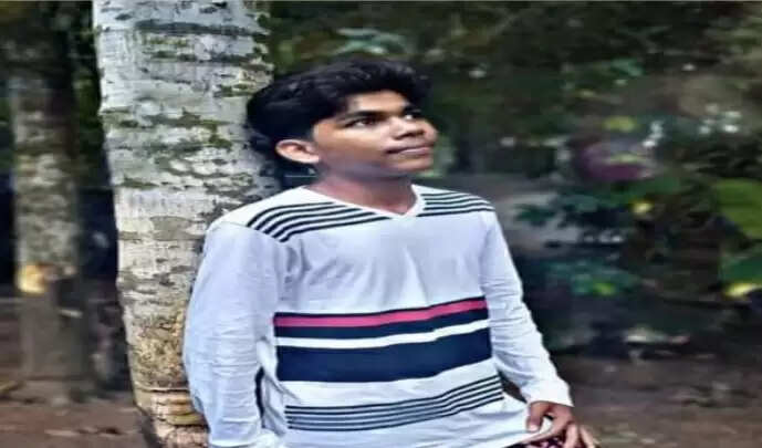 டிக்டாக் பிரபலம் குடும்பத்துடன் தலைமறைவு.. போக்சோ வழக்கால் வந்த சிக்கல் !!