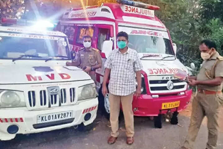 அதிர்ச்சி சம்பவம்! ஆம்புலன்ஸில் சைரனை அலறவிட்டபடி வந்த புதுமண ஜோடி!! அதிர்ச்சி சம்பவம்! ஆம்புலன்ஸில் சைரனை அலறவிட்டபடி வந்த புதுமண ஜோடி!!