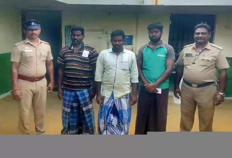 கல்லூரி மாணவி கடத்தல்.. காருக்குள் நடந்த சம்பவம்.. மூன்று பேர் கைது..!