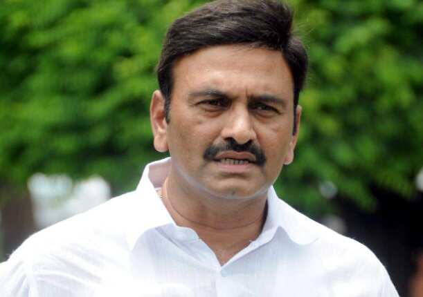 முதலமைச்சர் மீது ஊழல் புகார்.. தேசத்துரோக வழக்கில் ஆந்திரா எம்.பி. கைது !!