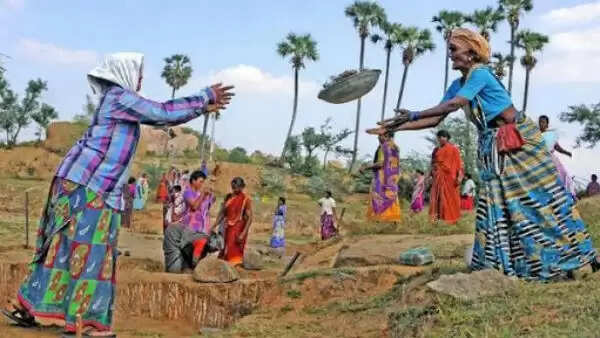 4 மணி நேரம் வேலை செய்தால் போதும் : தமிழக அரசு!!