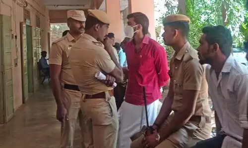 இளம்பெண் பாலியல் புகார்.. நாகர்கோவில் கோர்ட்டில் காசி ஆஜர்..!