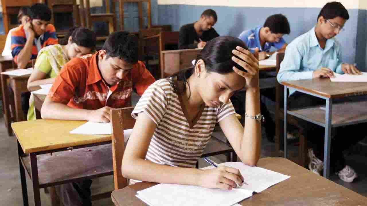 அரியர் தேர்வு ரத்து விவகாரத்தில் உயர் நீதிமன்றம் உத்தரவு!