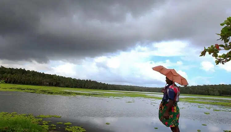 மக்களே உஷார்..!! அடுத்த சில மணி நேரத்தில் 9 மாவட்டங்களில் கன மழைக்கு வாய்ப்பு..!!