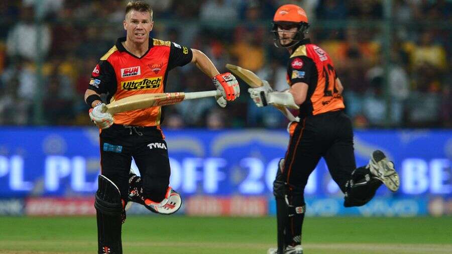 #BREAKING:- ஐபில் கேப்டன் பதவியில் இருந்து திடீர் நீக்கம் !! ரசிகர்கள் அதிர்ச்சி