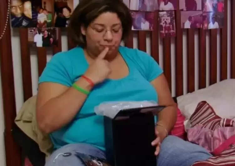 கணவரின் அஸ்தியை சாப்பிடும் மனைவி.. இதுவும் காதல் தான் !!