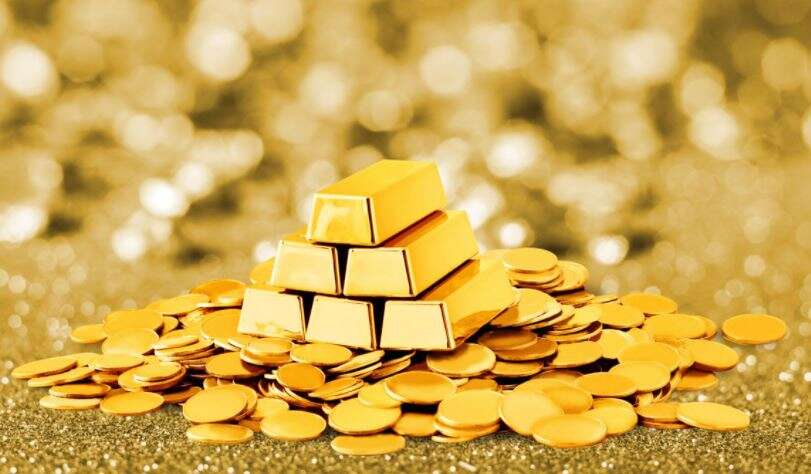 ரூ.33,000 இறங்கிய தங்கம் விலை - சந்தோஷத்தில் மக்கள் !!