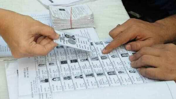 10,000 போலி வாக்காளர்கள் உருவாக்கம்.. உத்தர பிரதேசத்தில் அதிர்ச்சி !!