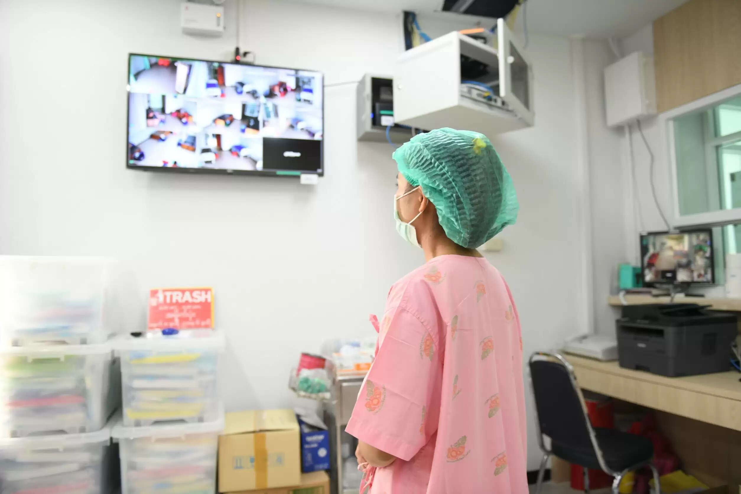 கொரோனா மருத்துவமனையில் அதிகரித்த உடலுறவு, போதை பயன்பாடு.. பிரிக்கப்படும் பெண் நோயாளிகள் !!