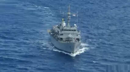 போர் முனையில் மனிதாபிமானம்.. ஓய்வுபெறுகிறது ஐஎன்எஸ் சந்தயக் போர் கப்பல் !!