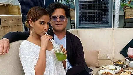 #BREAKING:- சர்ச்சை நடிகை மருத்துவமனையில் அனுமதி - கணவர் கைது..!!