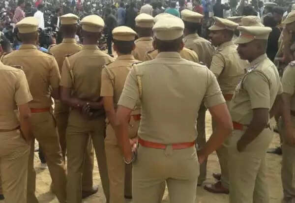 காவல்துறையில் 90% அதிகாரிகள் ஊழல்வாதிகள்.. தனி நீதிபதியின் கருத்து நீக்கம்..!