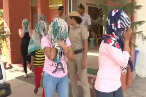 நடிப்பு ஆசைகாட்டி விபச்சாரம்; தயாரிப்பாளர் உட்பட 3 பேர் கைது..!