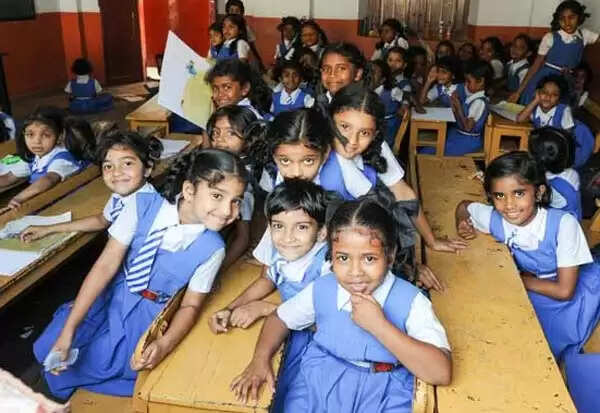 பெற்றோர்களுக்கு நற்செய்தி..!! அரசுப் பள்ளிகளிலேயே மீண்டும் எல்கேஜி, யுகேஜி வகுப்புகள்!!