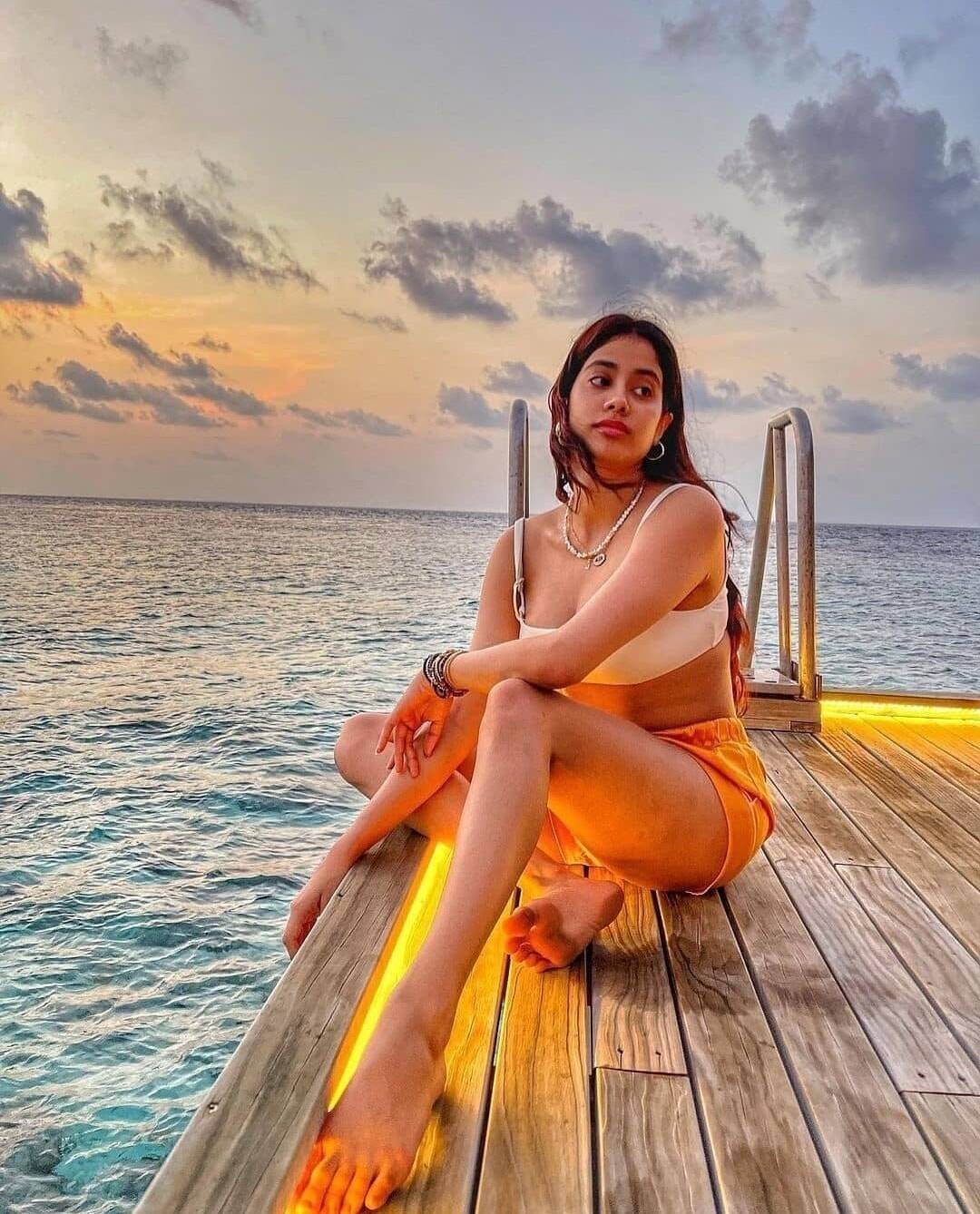 நடிகை ஸ்ரீதேவி பொண்ணு செய்த சேட்டையைப் பாருங்க! வைரலாகும் புகைப்படம்!