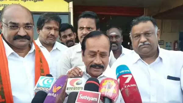 அரசியலை விட்டே விலகுறேன்.. அமைச்சர் பெரியகருப்பனுக்கு ஹெச்.ராஜா பதில்..!