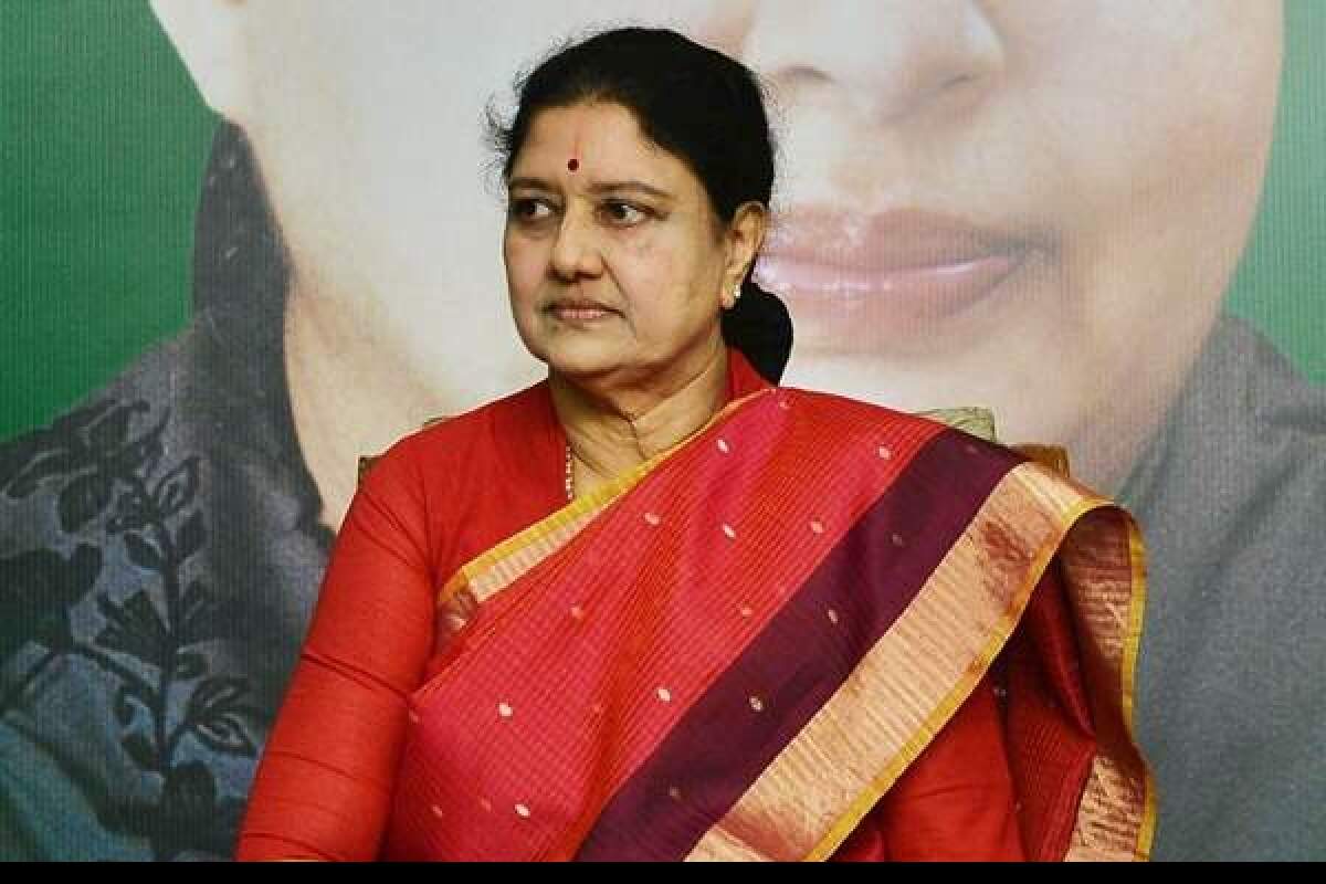 எம்ஜிஆர் உருவாக்கியதை மாற்றும் வகையில் ஒரு சிலர் செயல்படுகின்றனர் - சசிகலா