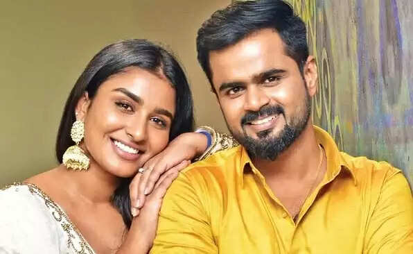 ஷூட்டிங் ஸ்பாட்டில் திருமணம்... கரம்பிடித்த `பூவே பூச்சூடவா ரேஷ்மா - மதன் !