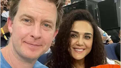 46 வயதில் இரட்டை குழந்தைகளுக்கு தாயான ப்ரீத்தி ஜிந்தா..!!