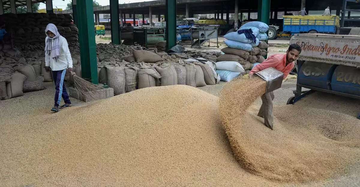 விலை உயர்ந்த அரிசி, பருப்பு... இன்று முதல் ஜிஎஸ்டி!!