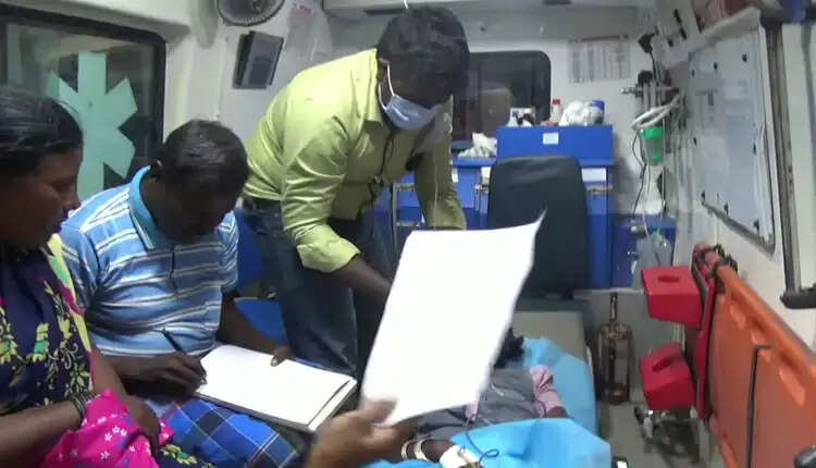 ஓடும் அரசு பேருந்தில் இருந்து குதித்த 12-ம் வகுப்பு மாணவி சிகிச்சை பலனின்றி உயிரிழப்பு!! ஓடும் அரசு பேருந்தில் இருந்து குதித்த 12-ம் வகுப்பு மாணவி சிகிச்சை பலனின்றி உயிரிழப்பு!!