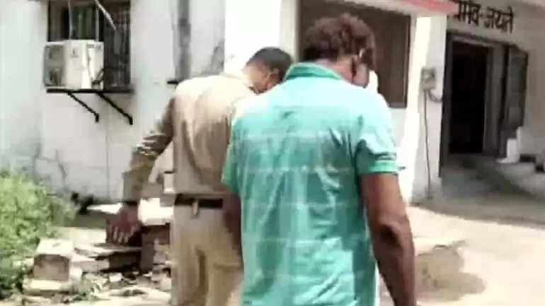 ஐயா பசிக்குது.. காசு கேட்ட சிறுவன்.. கழுத்தை நெரித்து கொன்ற போலீஸ்..!