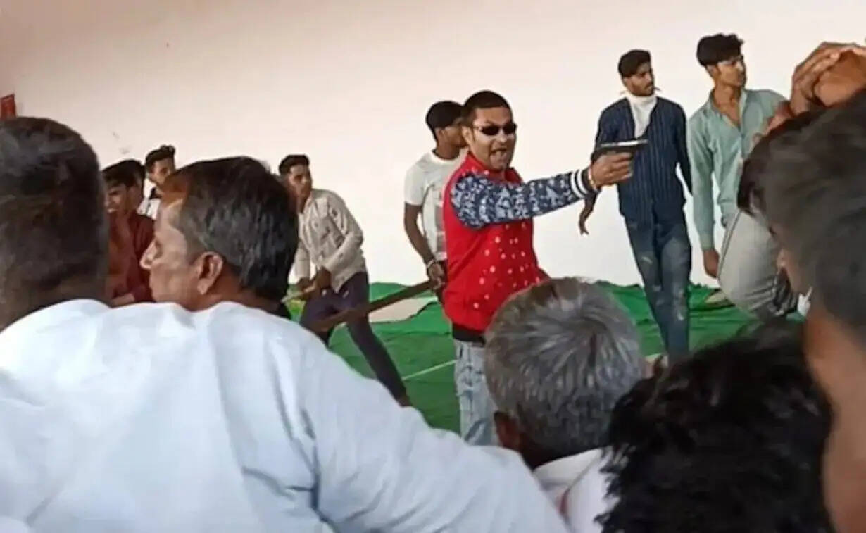 #BREAKING:- ஜெய் ஸ்ரீராம் கோஷத்துடன் புகுந்து துப்பாக்கிச் சூடு.. திருமண வீட்டில் ஒருவர் பலி..!
