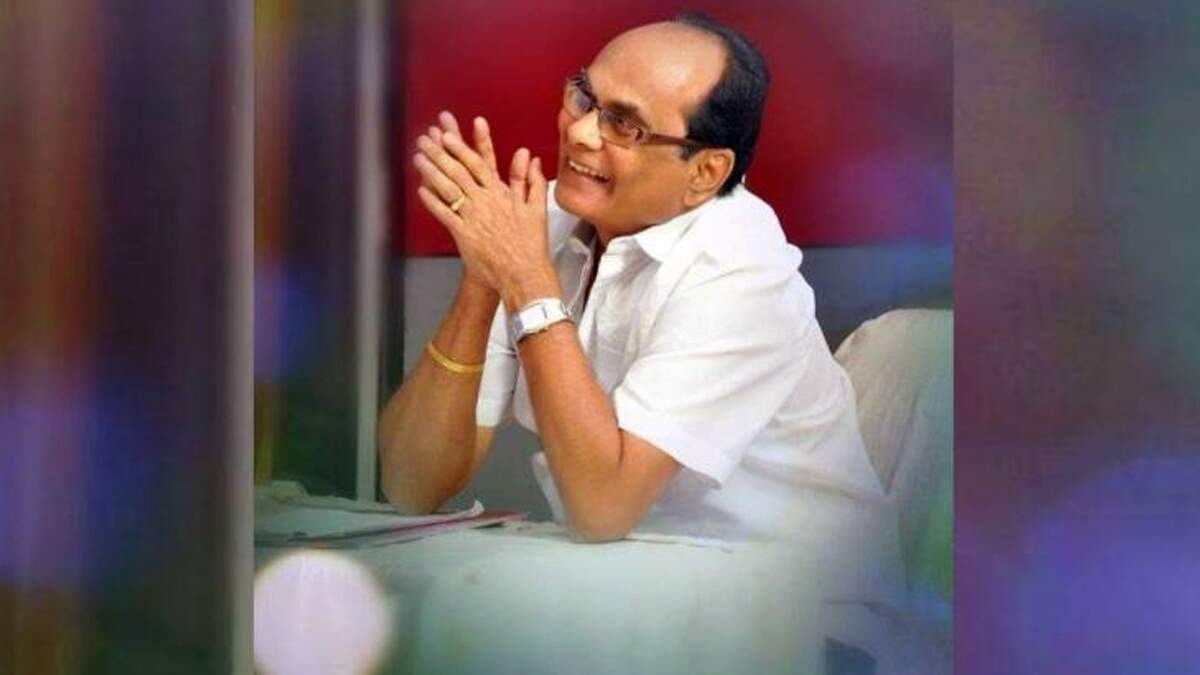 வெண்டிலேட்டர் பற்றாக்குறையால் கொரோனாவுக்கு பிரபல பாடகர் பலி..!