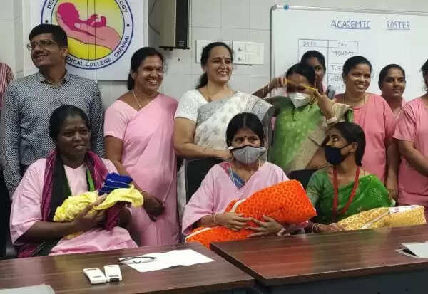 25 ஆண்டுகளாக குழந்தை இல்லாத பெண்ணுக்கு 50 வயதில் இரட்டை குழந்தை..!