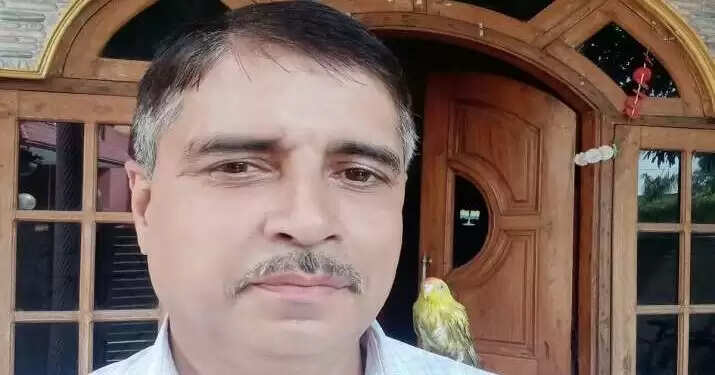 #BREAKING :- முன்னாள் அமைச்சர் துப்பாக்கியால் சுட்டு தற்கொலை..!