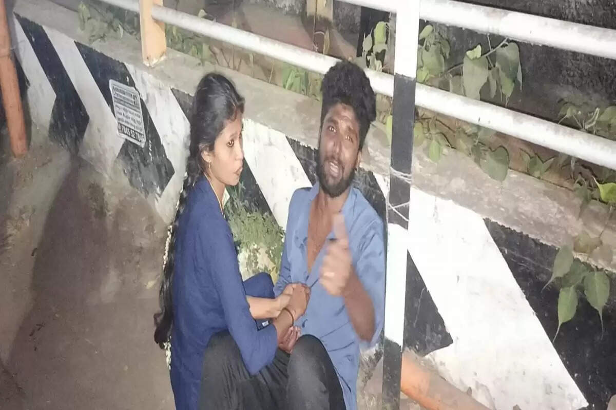 நள்ளிரவில் நடுரோட்டில் அலறிய காதல் ஜோடி! நள்ளிரவில் நடுரோட்டில் அலறிய காதல் ஜோடி!