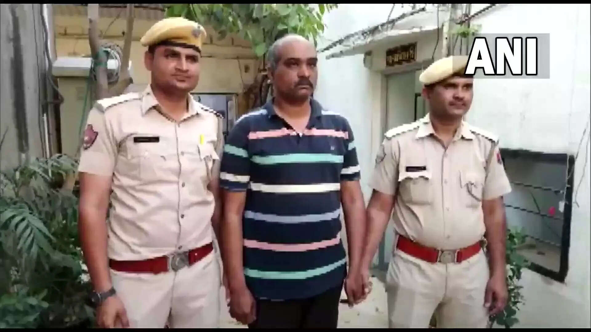ஆயுர்வேத மசாஜ் என கூறி டச்சு நாட்டு பெண்ணை பாலியல் வன்கொடுமை செய்த நபர் கைது ..!! ஆயுர்வேத மசாஜ் என கூறி டச்சு நாட்டு பெண்ணை பாலியல் வன்கொடுமை செய்த நபர் கைது ..!!