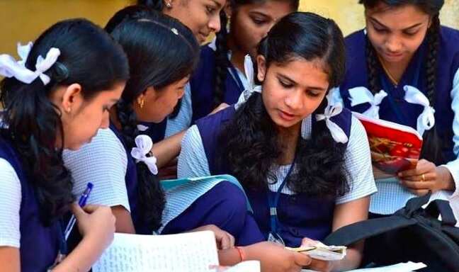9 முதல் 12ம் வகுப்புகளுக்கு பள்ளிகள் திறப்பு! மாநில அரசு முடிவு!