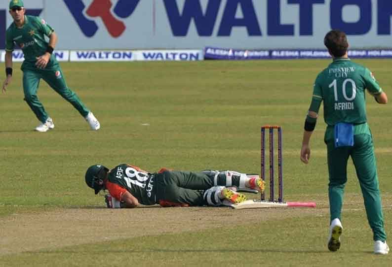 பேஸ்ட்மேன் மீது பந்தால் தாக்குதல்.. வேகப்பந்து வீச்சாளருக்கு அபராதம்..!