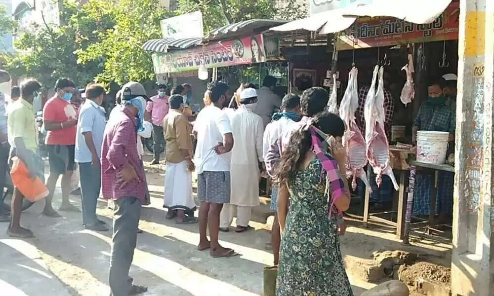 தமிழகத்தில் இன்று முழு ஊரடங்கு அமல்..!! காய்கறி, இறைச்சி கடைகளுக்கு அனுமதி..!!