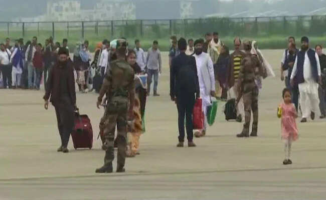 ஆப்கான் மக்கள் இனி இ-விசா மூலம் மட்டுமே இந்தியாவுக்கு வர வேண்டும் - ஒன்றிய அரசு ஆப்கான் மக்கள் இனி இ-விசா மூலம் மட்டுமே இந்தியாவுக்கு வர வேண்டும் - ஒன்றிய அரசு
