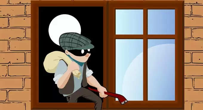 வீட்டில் கொள்ளையடிக்க எப்படியெல்லாம் புதுசு புதுசா யோசிக்கிறாங்க..!!