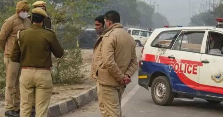 சோகம்..!! உயிரிழந்த நபரை மருத்துவமனையில் சேர்த்து விட்டு திரும்பிய காவலர் விபத்தில் சிக்கி பலி..!!