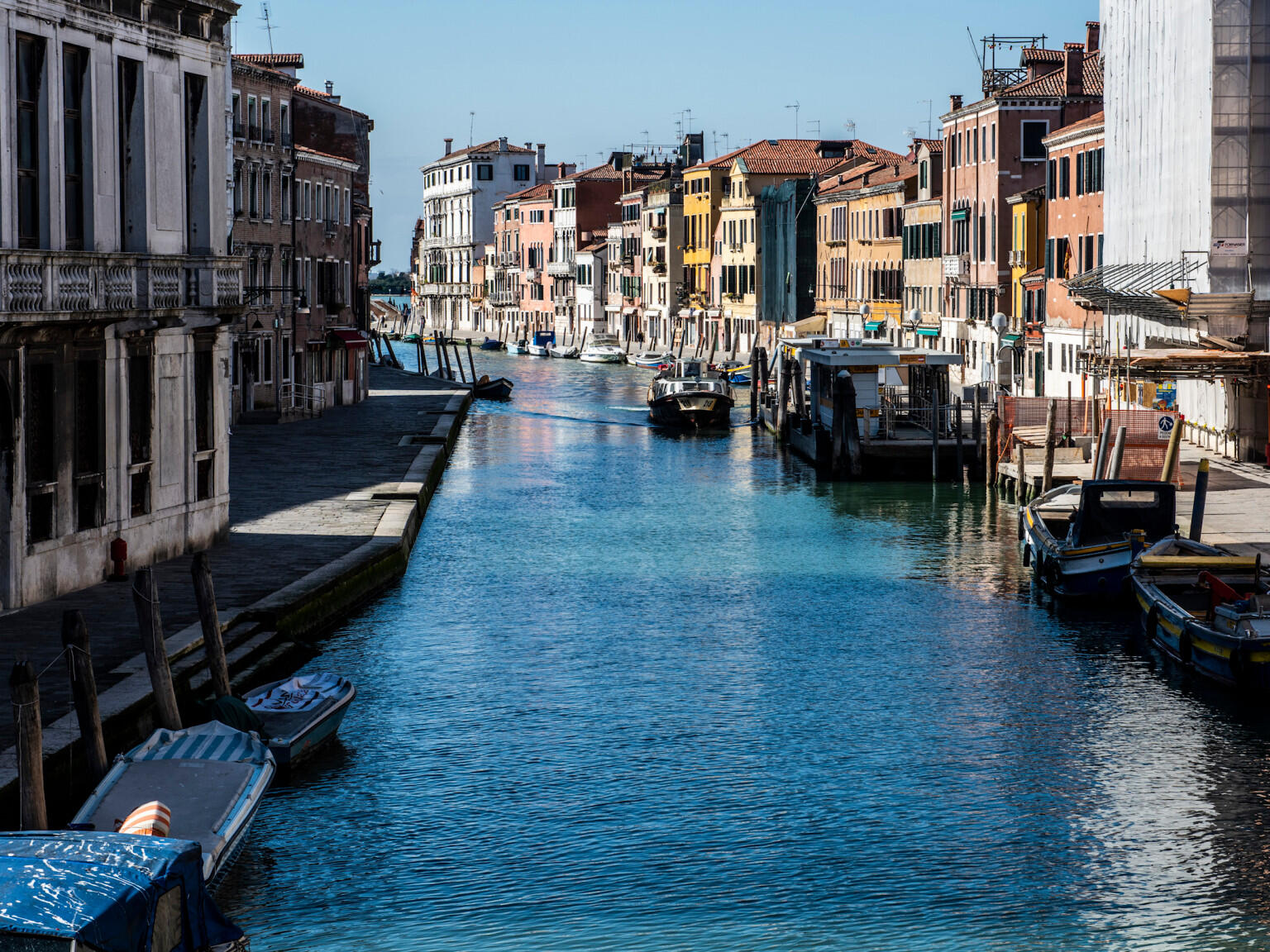 கொரோனா பீதியால் முடங்கிய உலகம்.. சத்தமில்லாமல் நிகழ்ந்த அற்புதம்!!