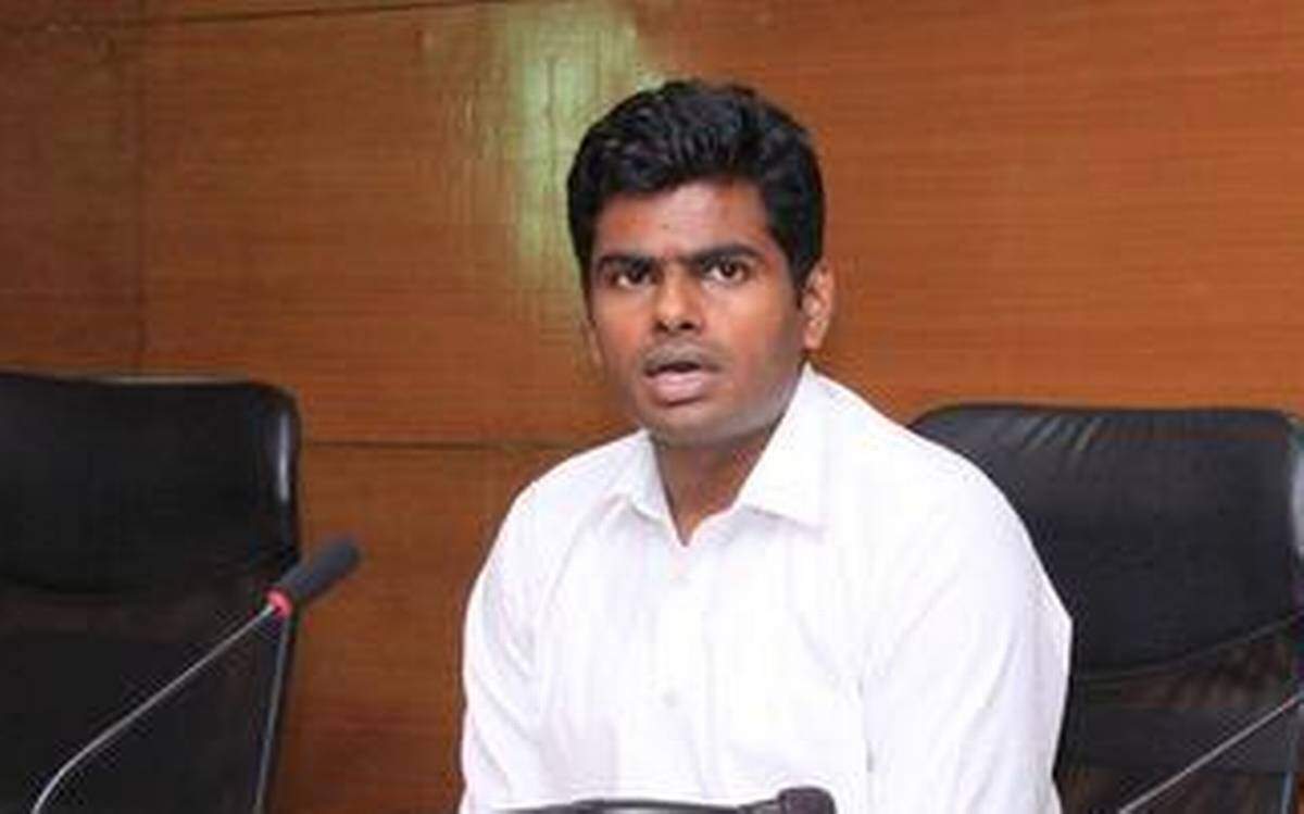 வாயால் வம்பில் மாட்டிக் கொண்ட அண்ணாமலை!!
