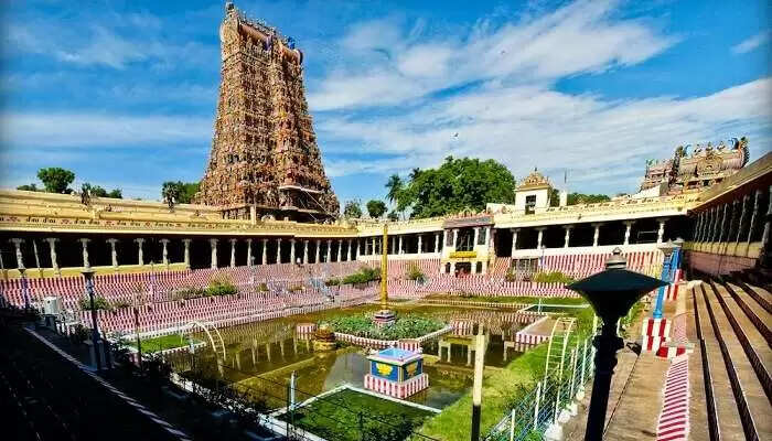 இனி இந்த சான்றிதழ் இருந்தால் மட்டுமே மதுரை மீனாட்சி அம்மன் கோவிலுக்குள் செல்ல முடியும்..!!